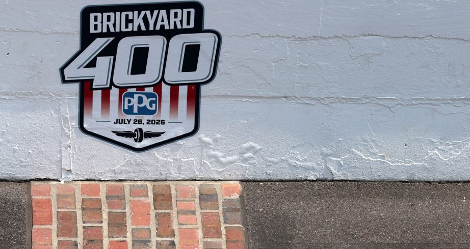 A view of the Brickyard 400 logo.