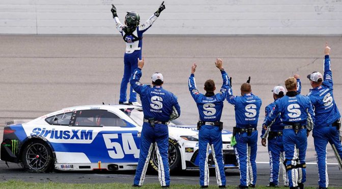 Featured image for Ty Gibbs fends off Christopher Bell for Iowa triumph in late-race thriller