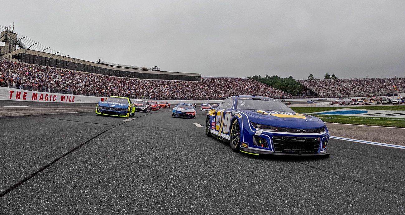 chase elliott leads the field at loudon