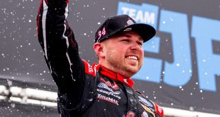 Riggs slams door on No. 1 seed as Ankrum, Friesen sit on each side of heartbreak