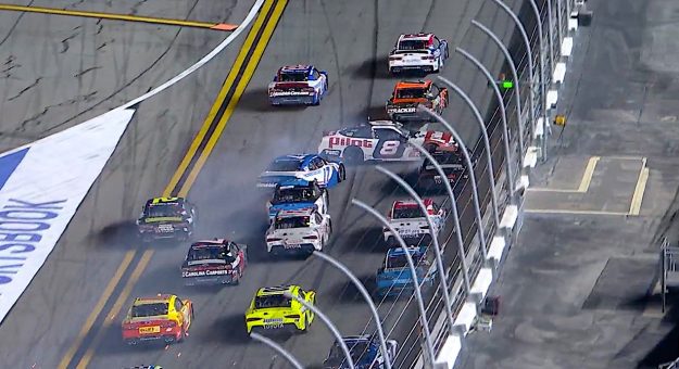 Smith spin sparks chaotic multicar wreck at Daytona