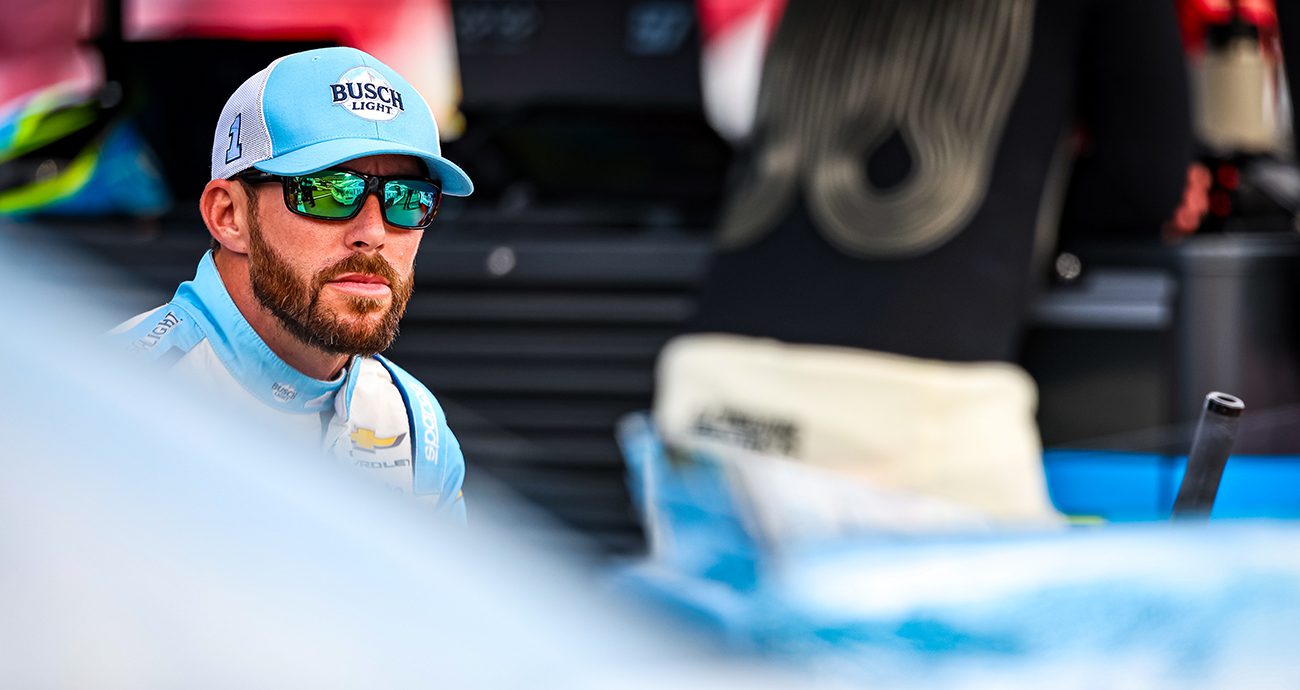 ross chastain sits on pit road