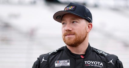 Reddick takes Darlington pole after weather cancels qualifying