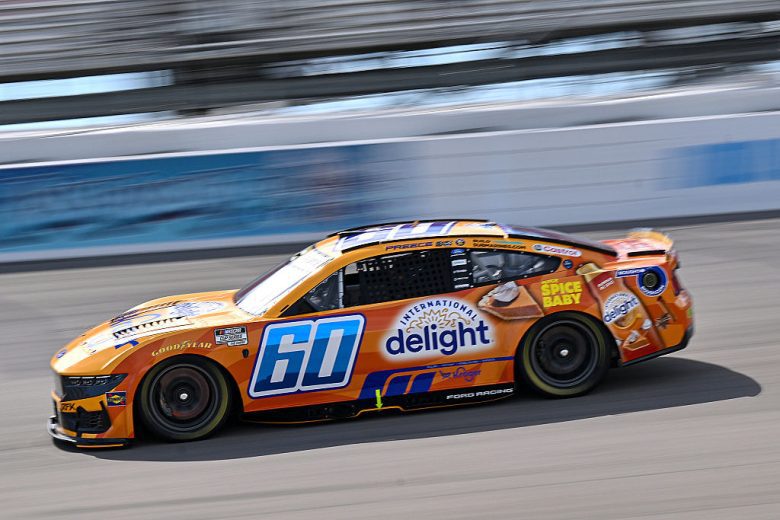 Ryan Preece drives at Gateway.