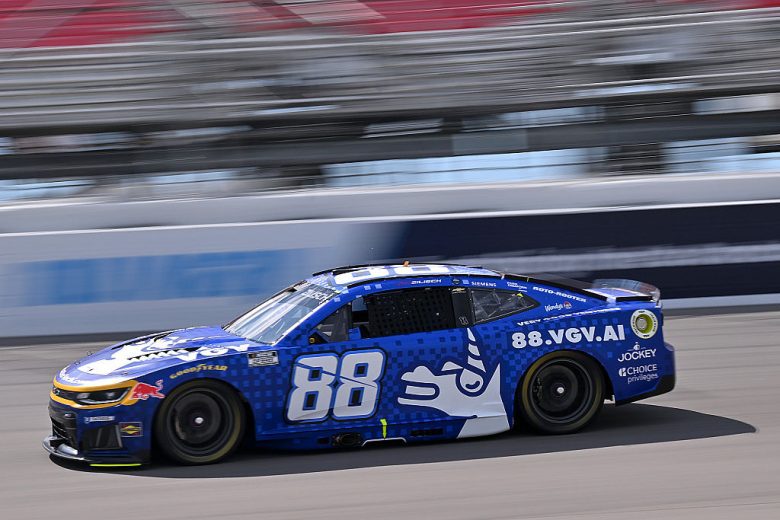 Connor Zilisch drives at Gateway.