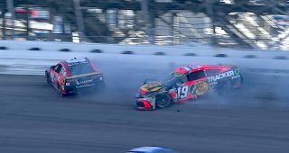 Promo Image for Elliott brake failure collects Briscoe in huge crash
