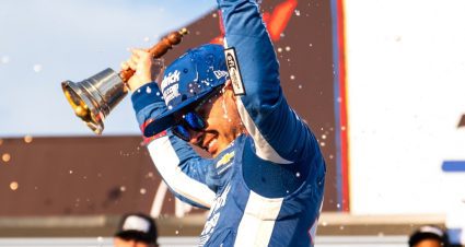 Kyle Larson prevails in Gateway Chase thriller, breaks 51-race winless drought