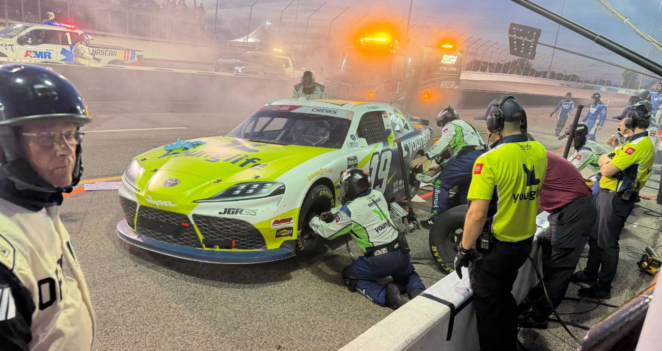 Brent Crews pits at Gateway.