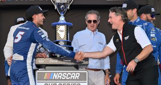 Promo Image for Jeff Gordon: Larson's confidence returns when speed's there