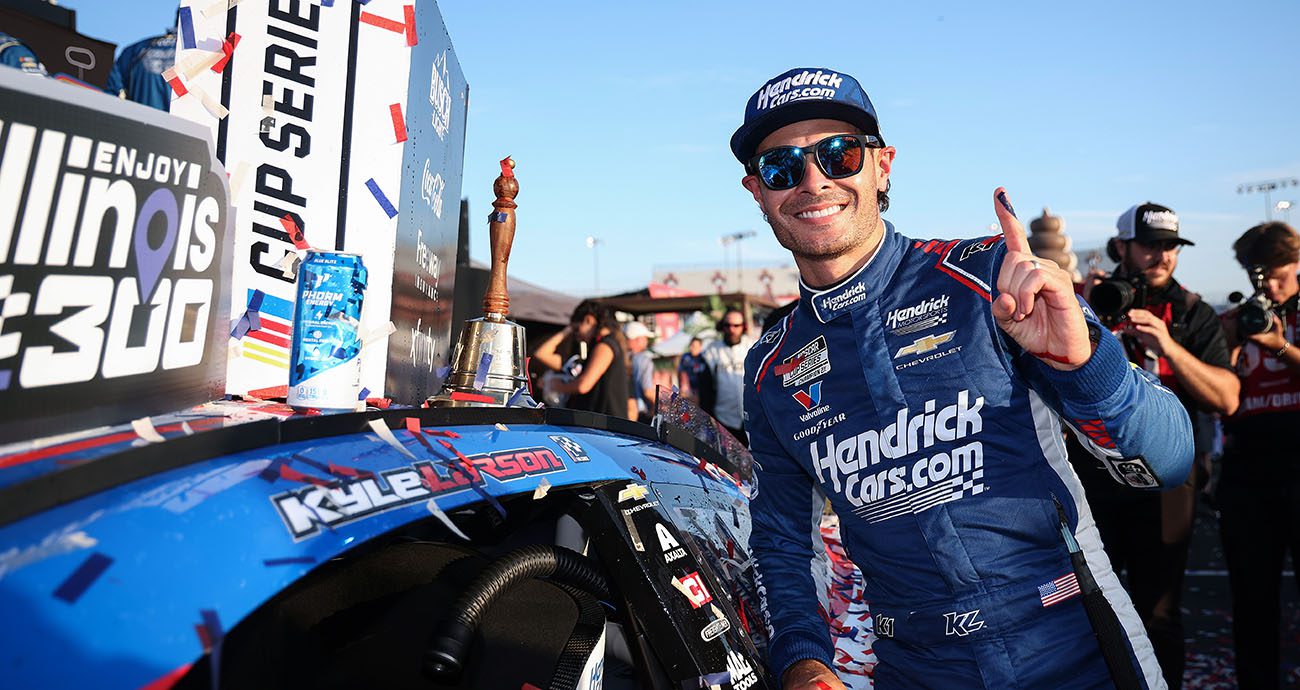 larson in victory lane