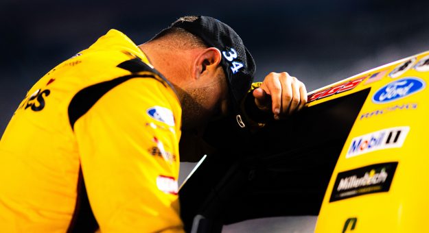 Top-seeded Riggs finishes 32nd after loose wheel derails night: 'We lost that one'