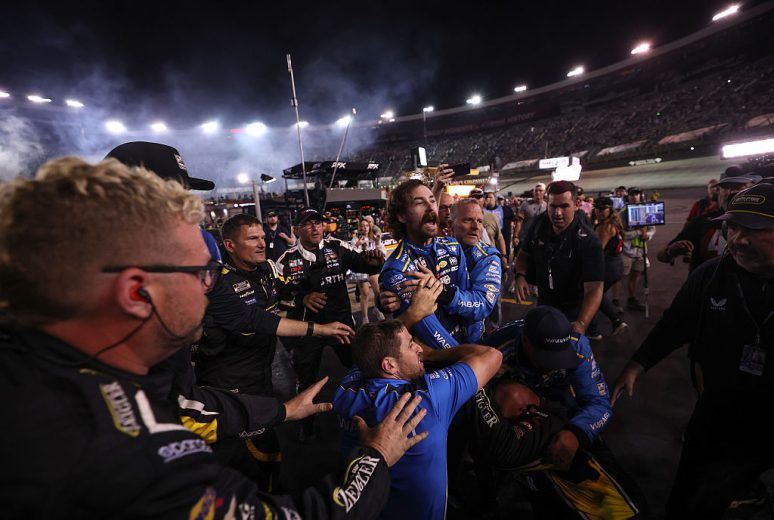Ryan Blaney tries to fight Carson Hocevar.