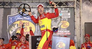Joey Logano emerges from wild finish to win Bristol Night Race; Blaney, Hocevar brawl