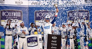 Promo Image for Recap: Larson dominates Kansas, earns second victory of Chase
