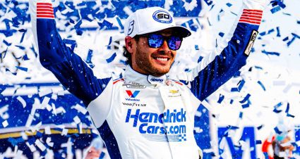 Larson dominates Kansas, earns second victory of 2026 Cup Chase with late pass