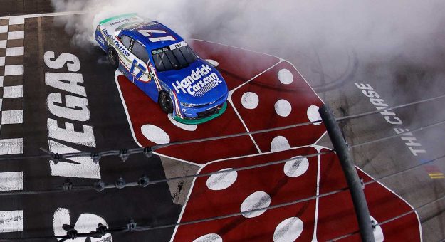 Corey Day wards off Kvapil in brilliant late-race battle, lands O'Reilly triumph in Vegas