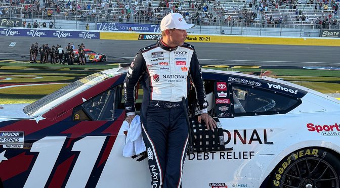Featured Image for Denny Hamlin can’t cash in on Vegas hand, loses ground to Larson in Chase standings
