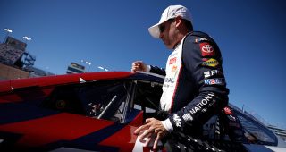 Promo Image for Hamlin 'would have never' pitted if he knew Larson was lap down