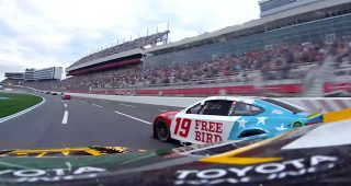 Promo Image for In-car camera: Bell's last-lap effort not enough