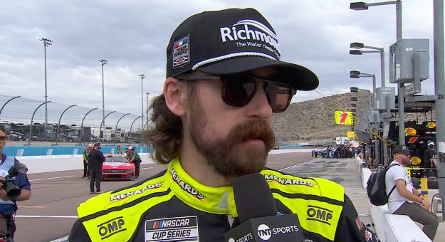 Blaney wins Phoenix pole, leads all-Penske front row