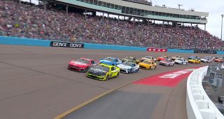 Promo Image for Blaney jumps out front as Cup Chase race begins at Phoenix