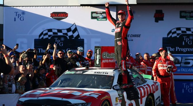 Featured image for Sammy Smith snaps O’Reilly winless streak, scores Talladega victory