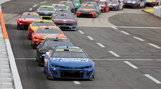 Featured Image for NASCAR at Martinsville: Key info, links, results for Chase race weekend